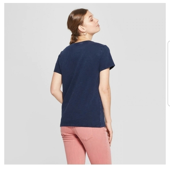 2/$15 Universal THREAD Relaxed Fit Short Sleeve Crewneck Pocket T-shirt - Picture 2 of 11